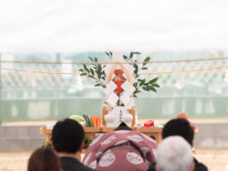 嘆きから一転、“幸運が降り込む”地鎮祭へ