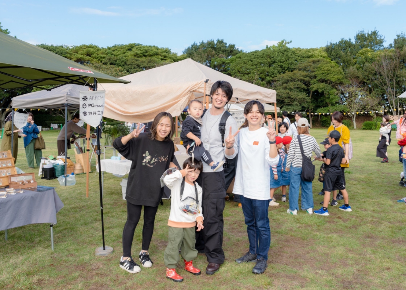 お施主様たちとアーチスタッフのイベントでの交流風景