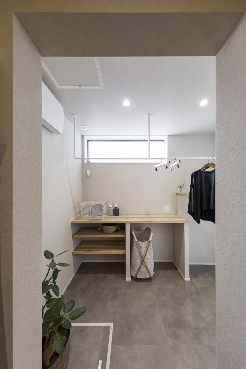最短動線を実現する、ファミリークローゼットへ繋がるランドリールームの配置